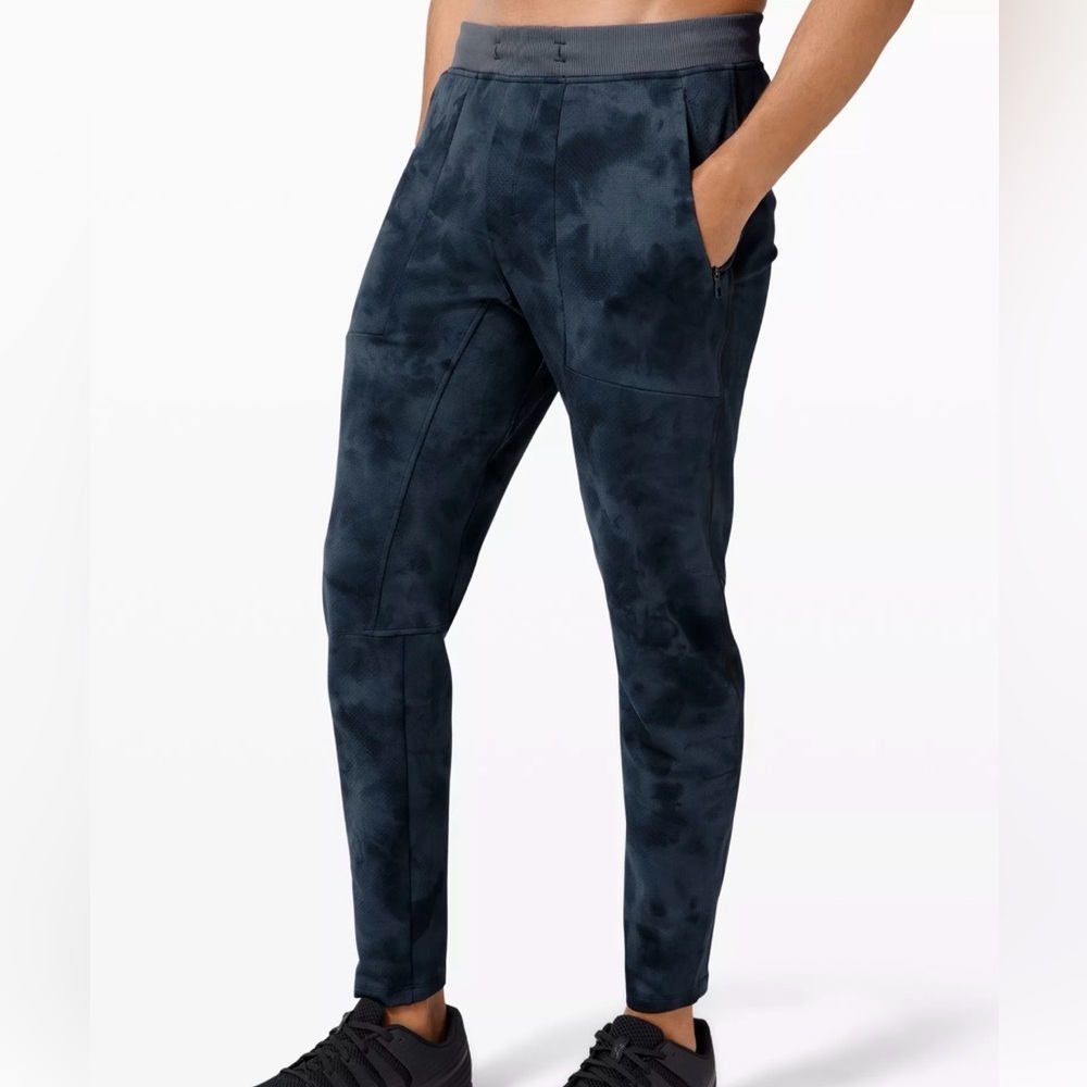 Lululemon Textured Tech Gray Stretch Joggers